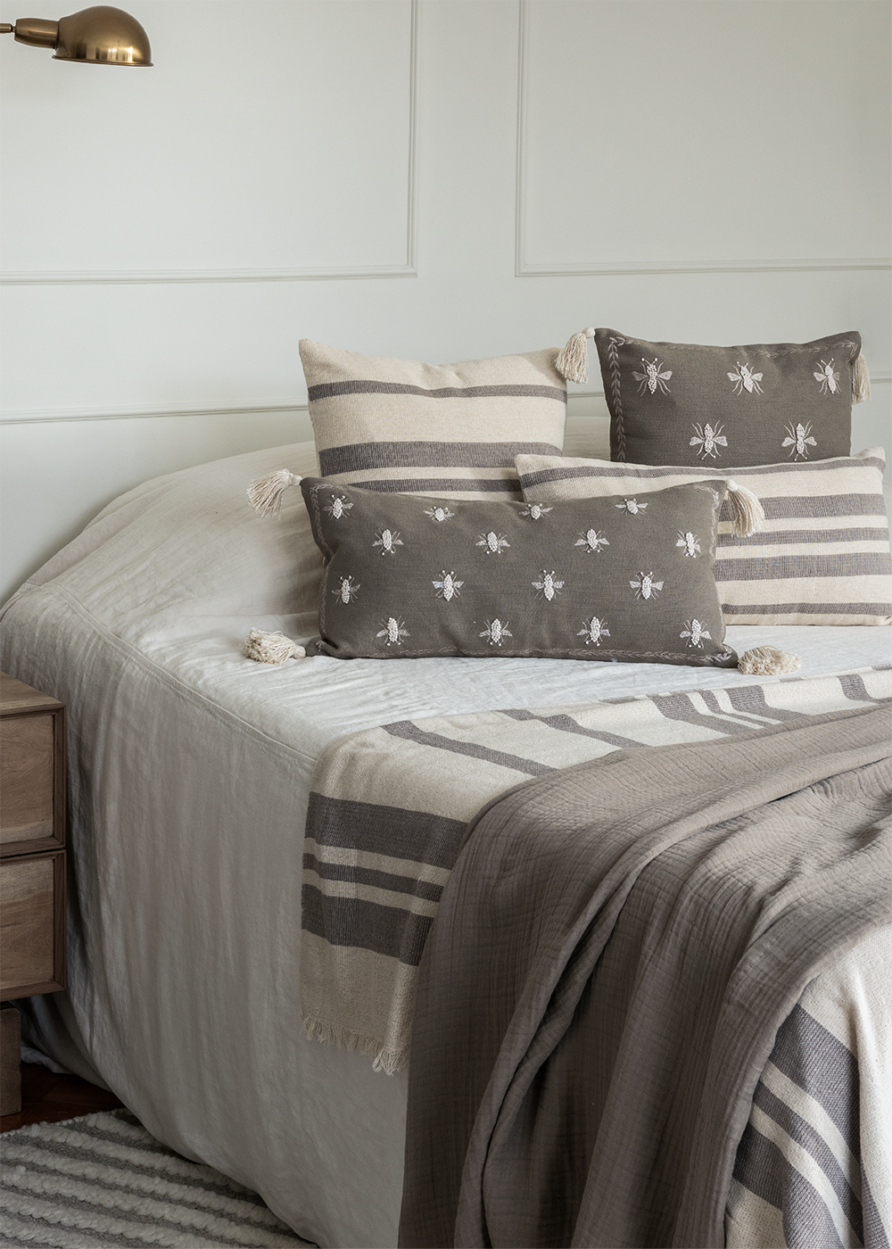 Mantas y cojines: decoraciones para el hogar que transforman tus espacios