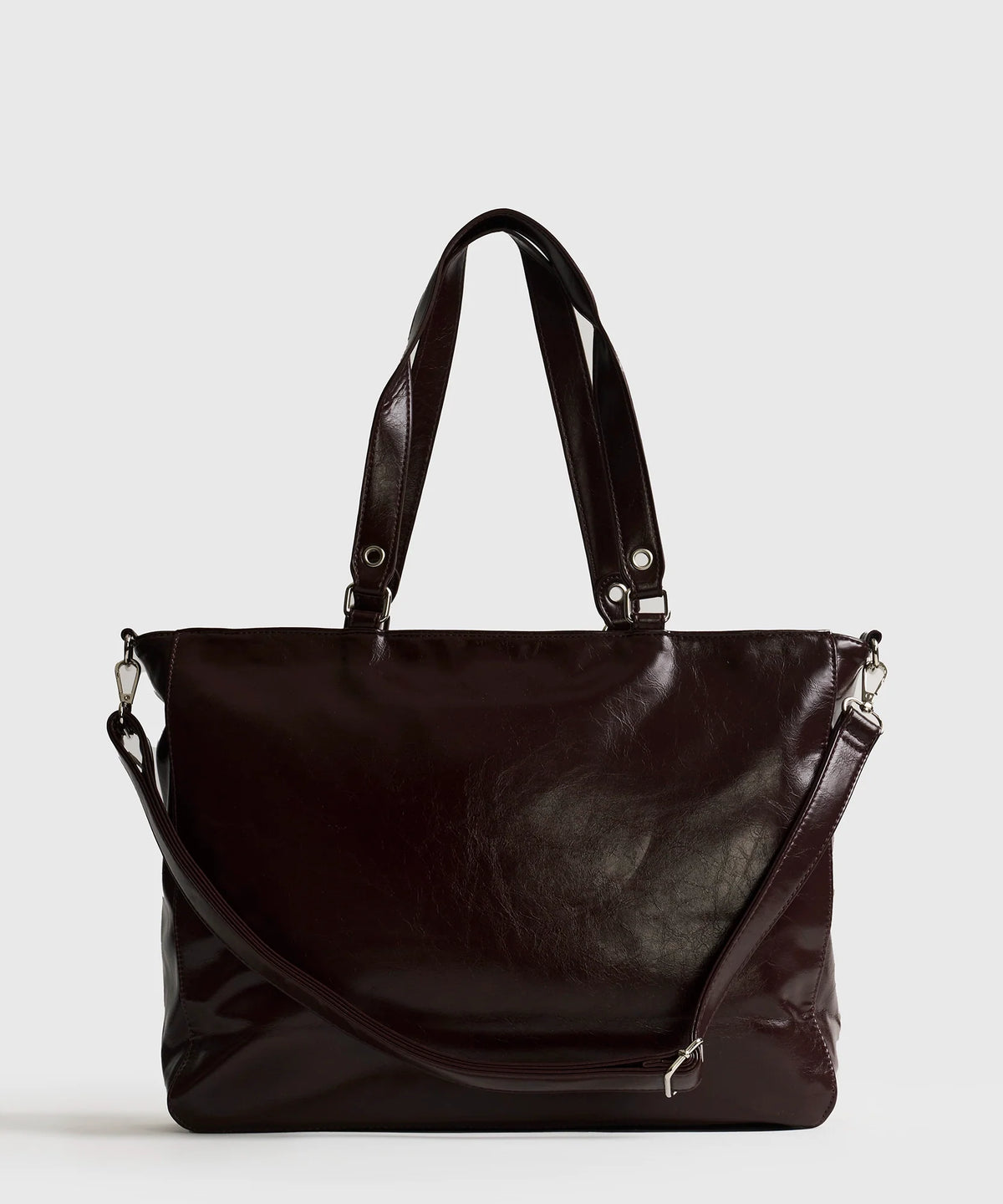 Bolso Notebook Charol Eyelets