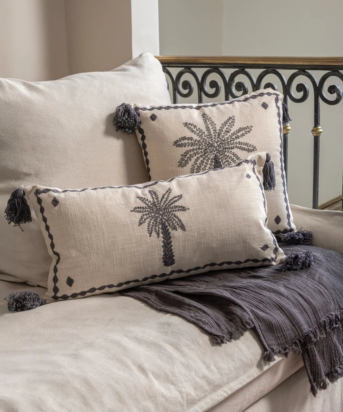 Cojín Algodón Palmeras Bordadas