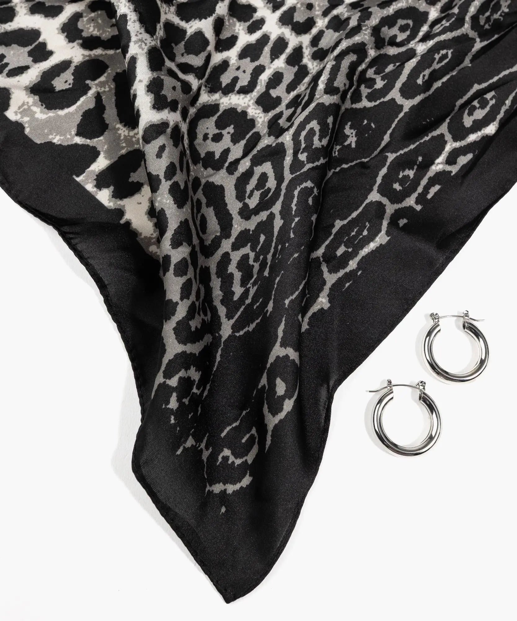 Set Pañuelo Y Aros Diseño Animal Print