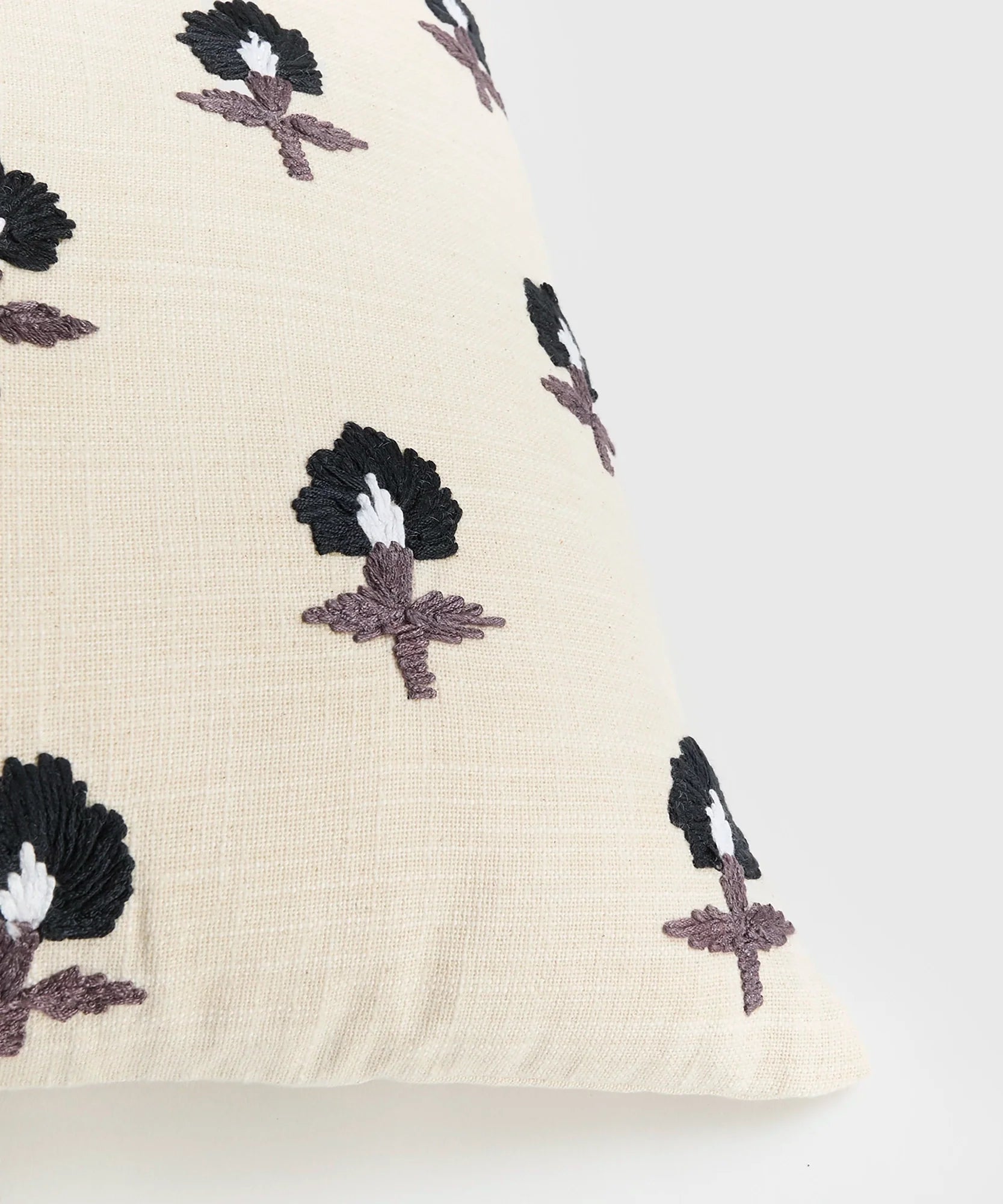 Cojín Flores Bordadas