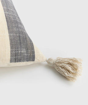 Cojín Líneas Tassels