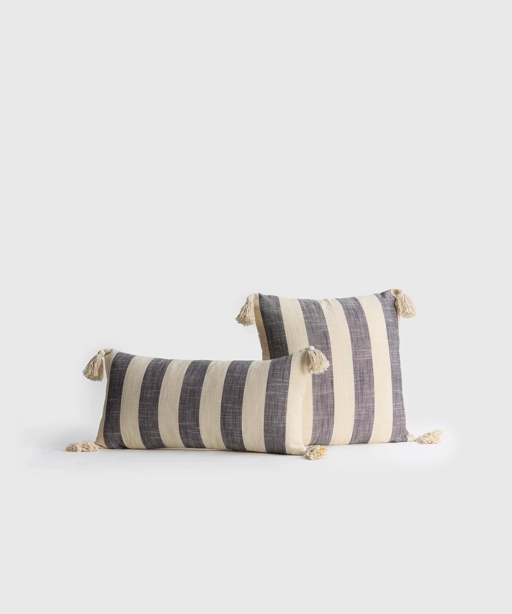 Cojín Líneas Tassels