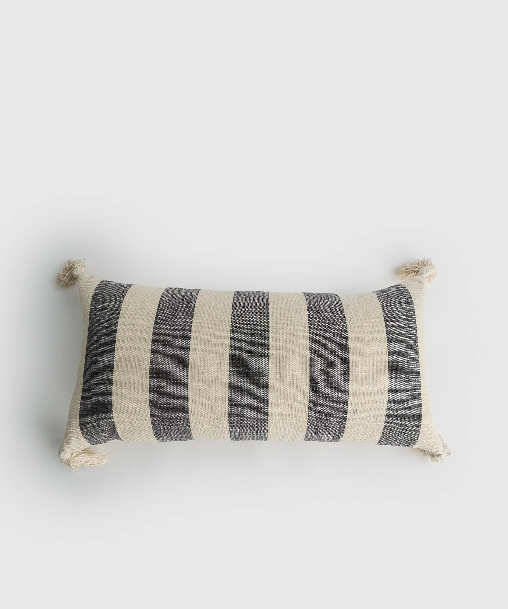 Cojín Líneas Tassels