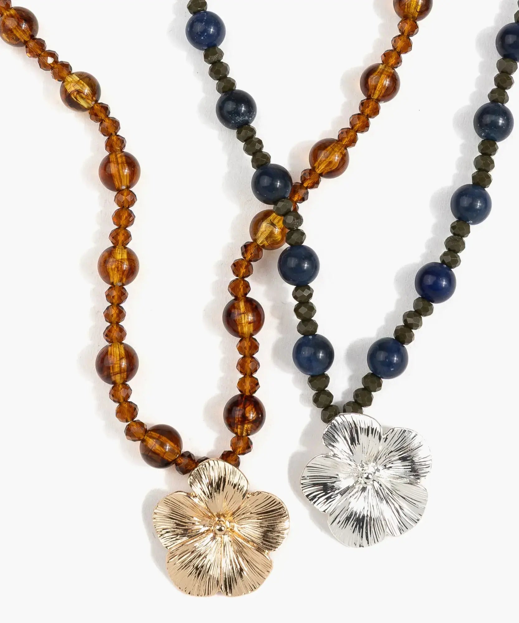 Collar Mostacillas Y Flor