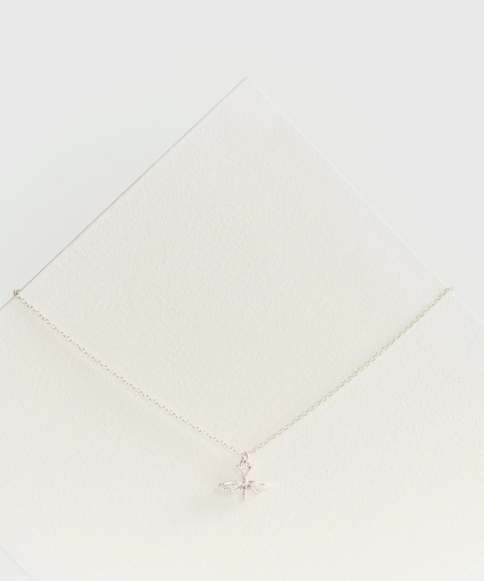 Collar Corto Libélula