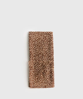 Estola Animal Print Street de Lounge con estampado animal print en tonos marrones.