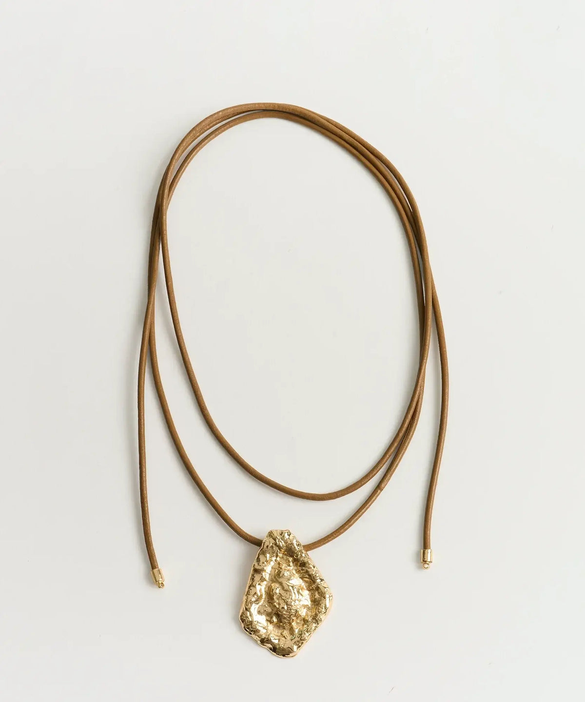 Collar Cuero Triángulo Machacado Woman