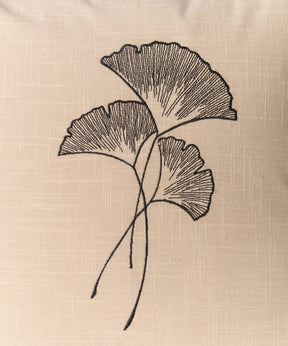 Cojín Hojas de algodón con bordados de hojas de Lounge, tamaño 45 x 45 cm.