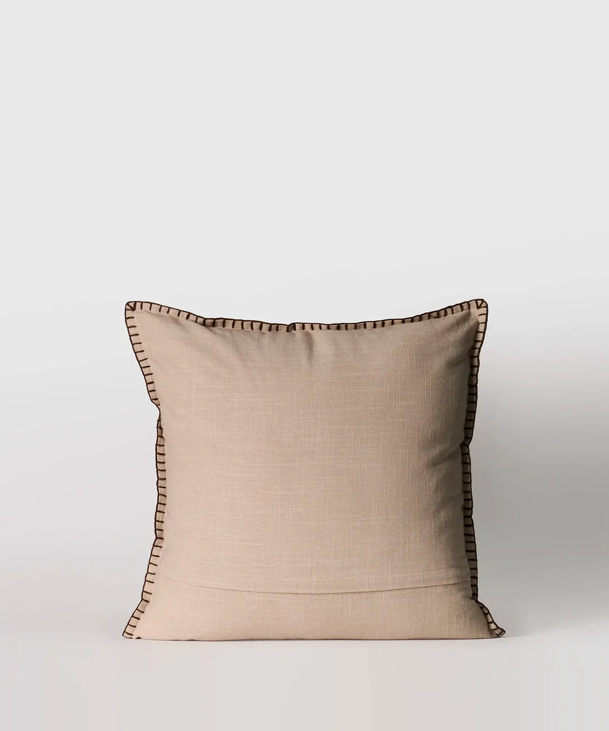 Cojín Hojas de algodón con bordados, tamaño 45 x 45 cm, marca Lounge.