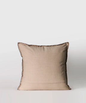 Cojín Hojas de algodón con bordados, tamaño 45 x 45 cm, marca Lounge.