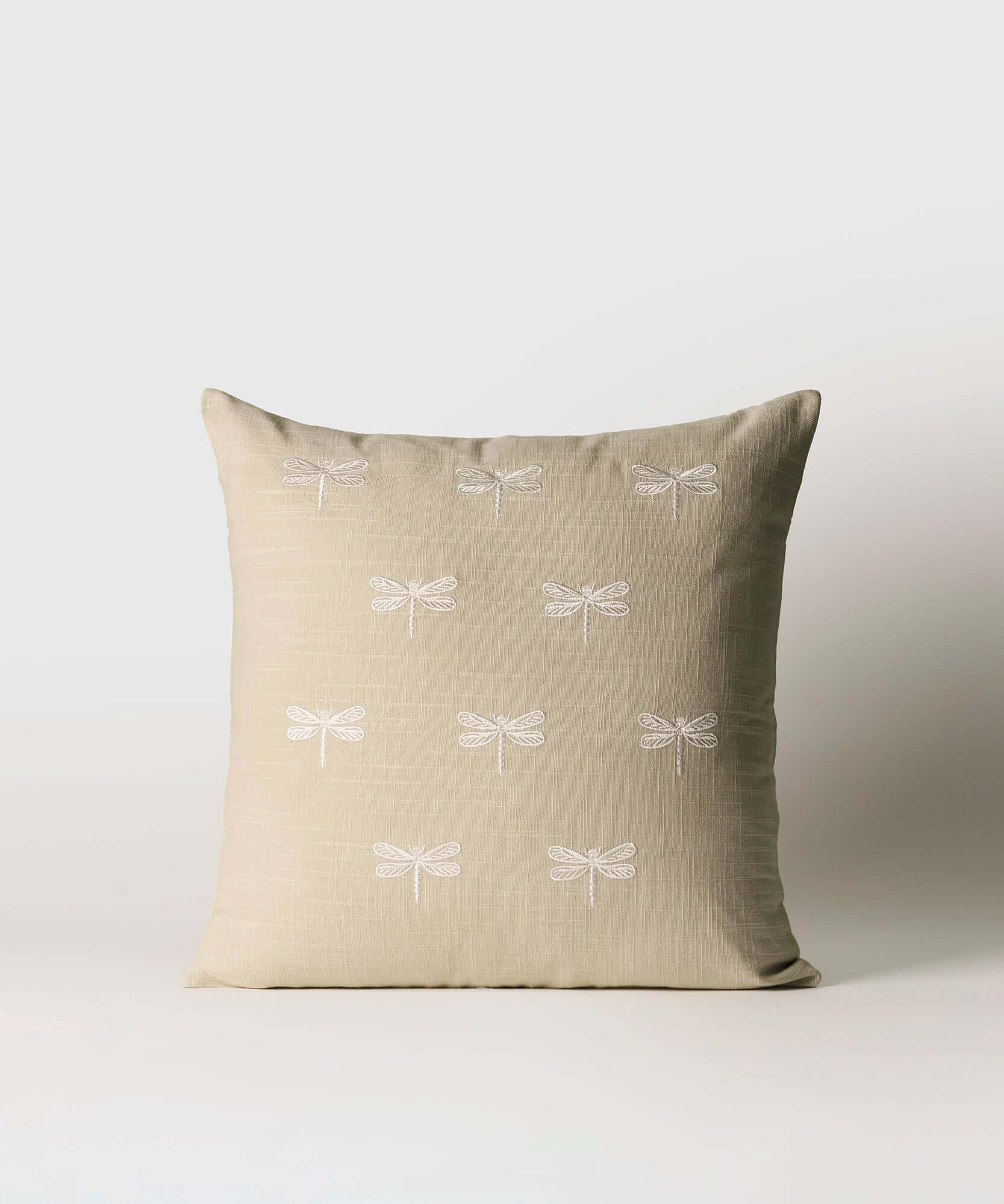 Cojín Libélulas de algodón con bordados de libélulas, tamaño 45 x 45 cm, marca Lounge.