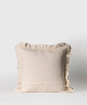 Cojín Vuelos de Lounge, con diseño de líneas y vuelos, tamaño 45 x 45 cm, ideal para decoración.