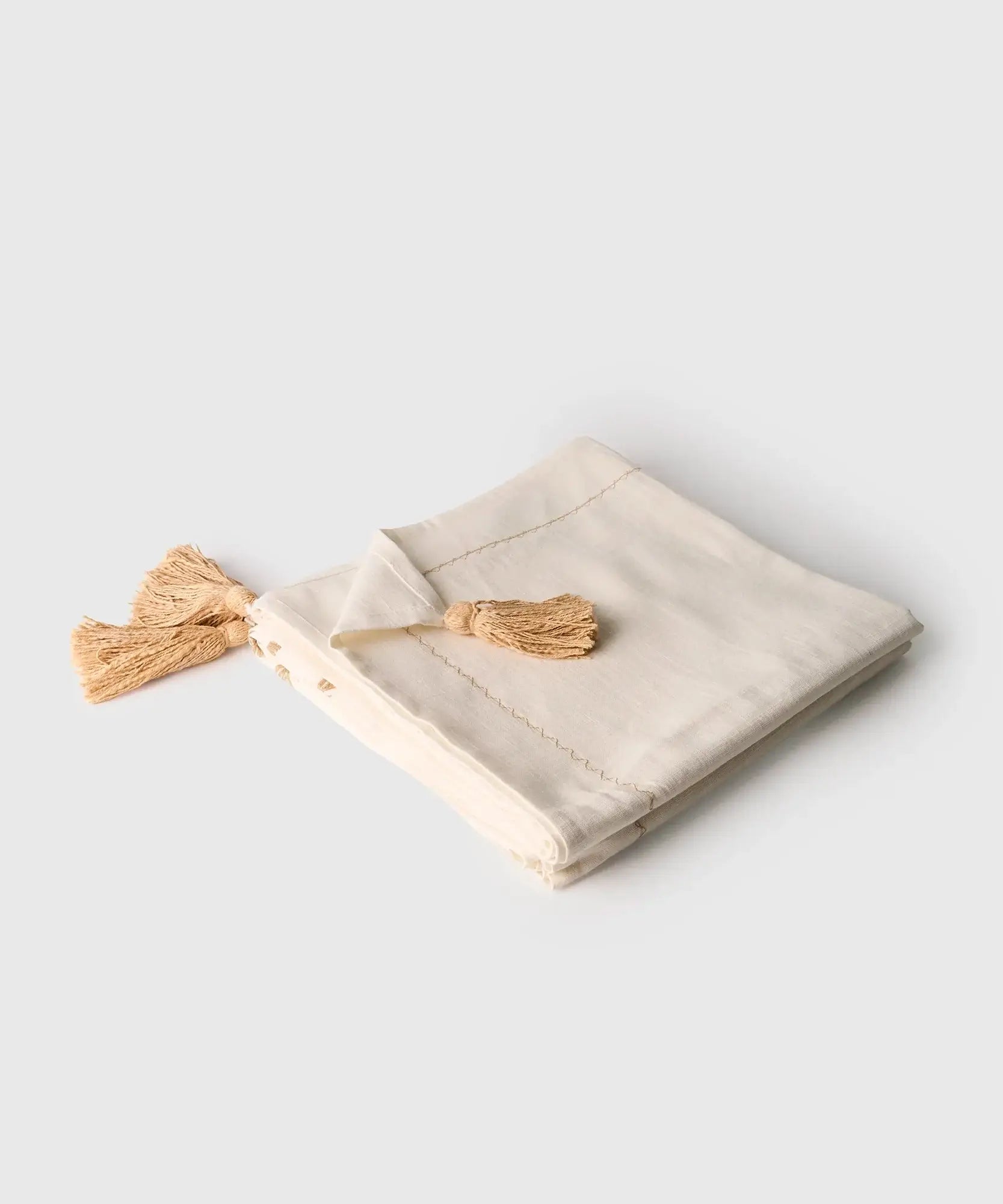 Manta Palmeras Bordadas de algodón con tassels, marca Lounge, tamaño 120 x 230 cm.