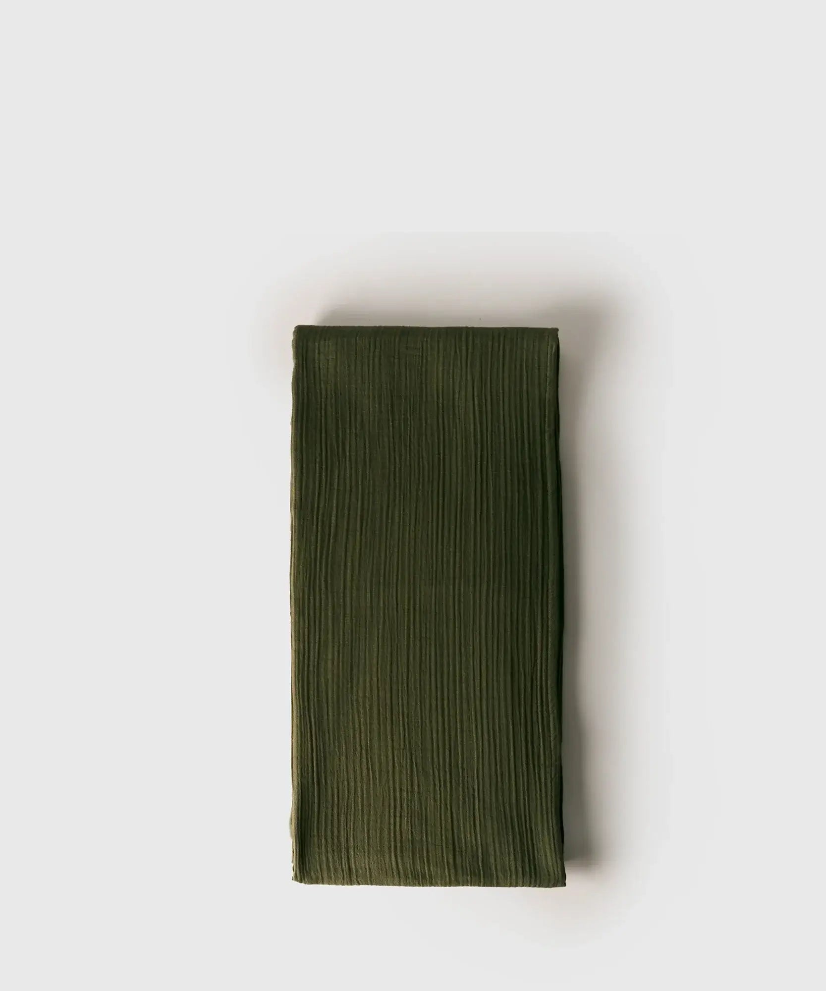 Piecera Gauze de algodón unicolor en color verde de la marca Lounge, tamaño 100 x 240 cm.