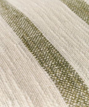 Manta Líneas de algodón con líneas verdes y tassels de Lounge, 120 x 230 cm.
