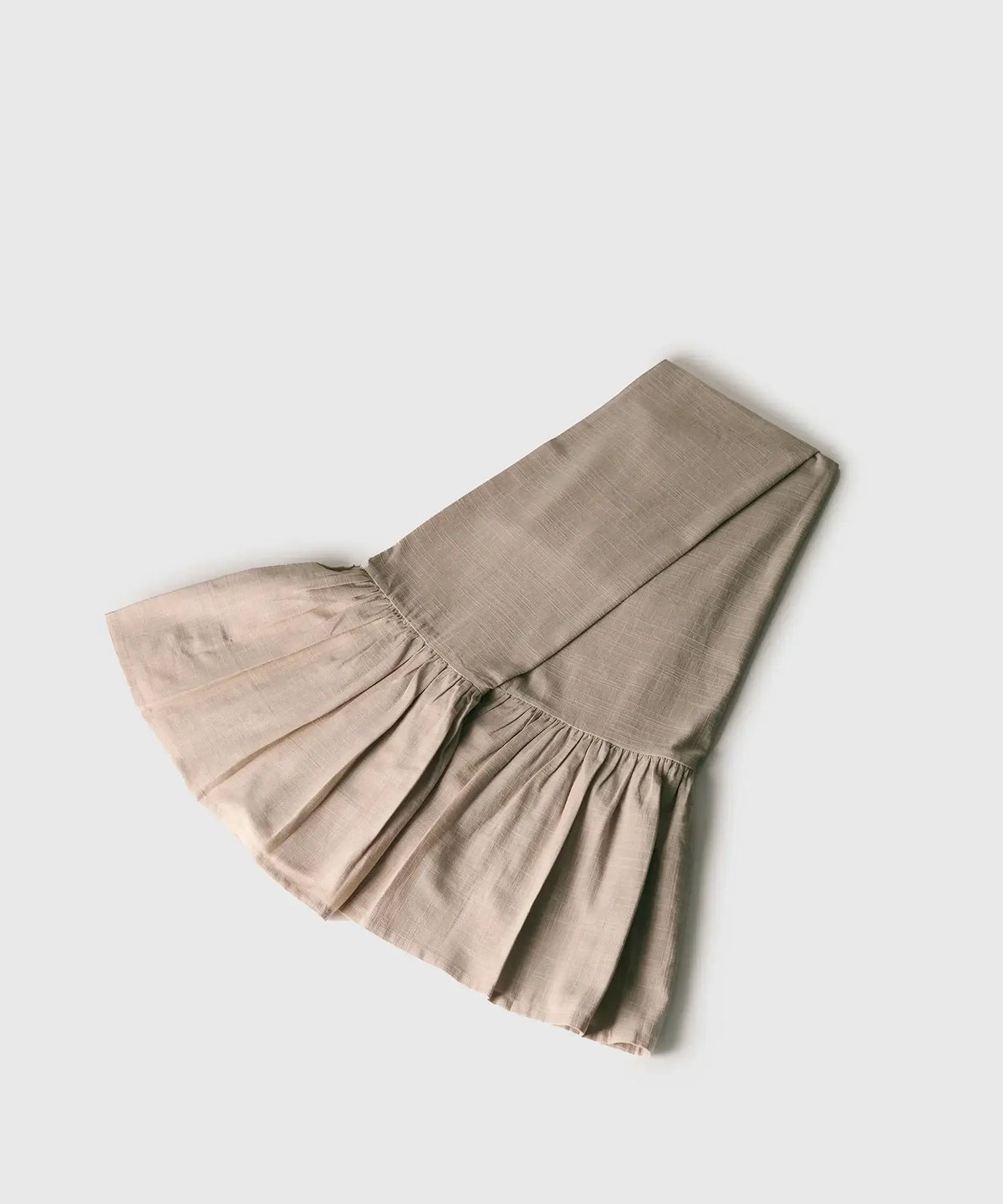 Piecera Vuelos unicolor de 100 x 240 cm, marca Lounge, con vuelos elegantes.