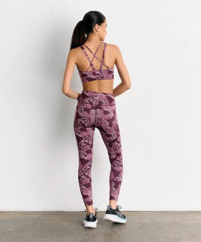Peto Deportivo Flores Active de Lounge, diseño floral, tejido elástico, ideal para entrenamientos intensos.