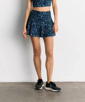 Falda Short Estampado Hojas Active de Lounge, diseño moderno y cómodo ideal para entrenamientos.