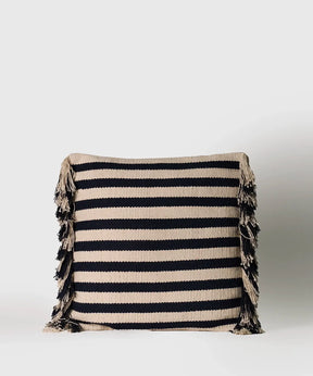 Cojín Líneas de algodón con flecos, 45 x 45 cm, marca Lounge, combina comodidad y estilo.