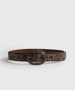 Cinturón Multi Tachas de Lounge con tachas y hebilla grande, ajustable con agujeros.