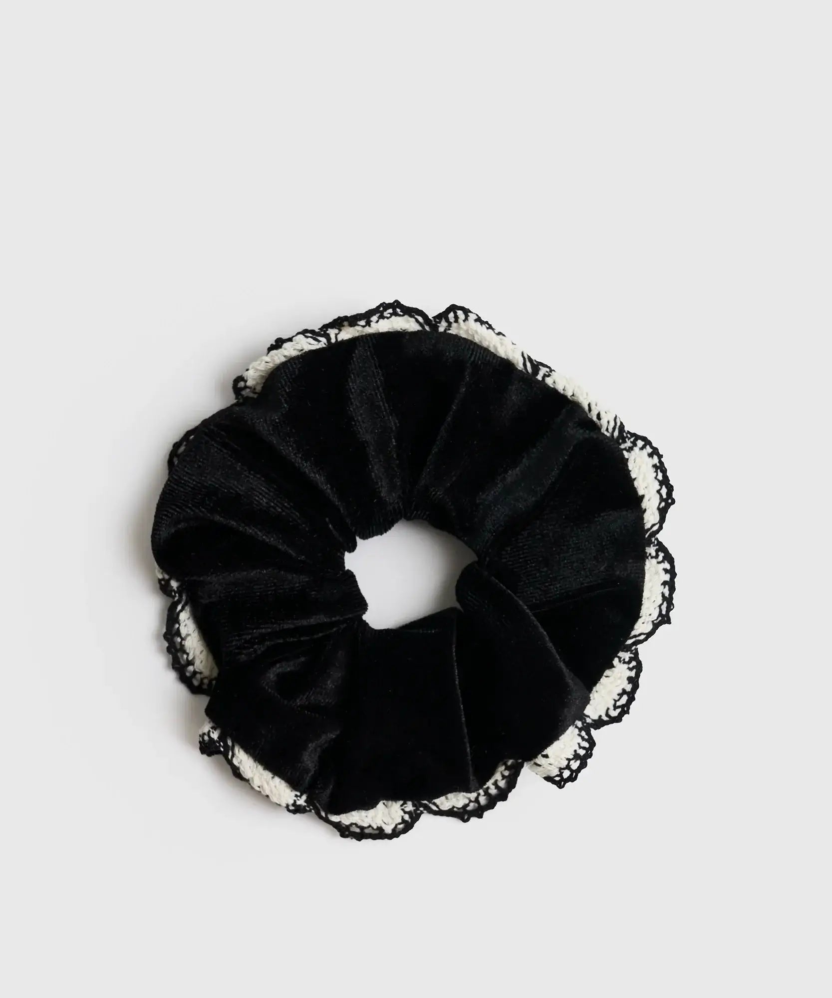Collet Terciopelo con borde bordado de Lounge, ideal para un estilo elegante y moderno.