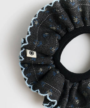 Collet Flores con print de flores pequeñas y detalles bordados, marca Lounge.