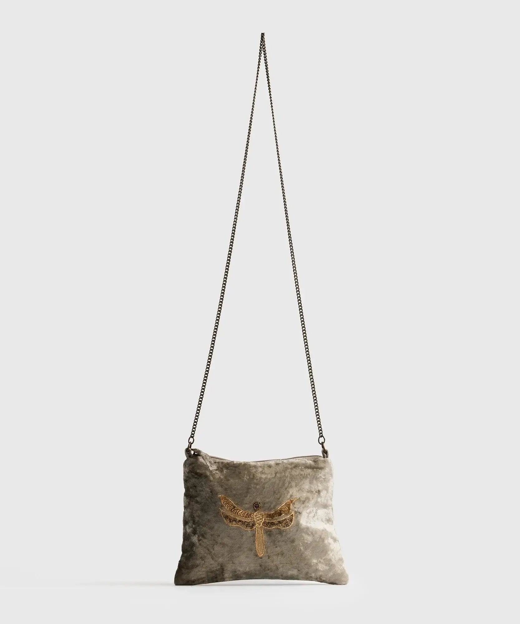Cartera Bandolera Velvet Fiesta de Lounge, pequeña de fiesta en velvet con diseño bordado y strap de cadena.