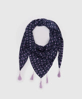 Pañuelo Triángulo Rombos de Lounge, elegante diseño en rombos, perfecto para looks modernos y sofisticados.