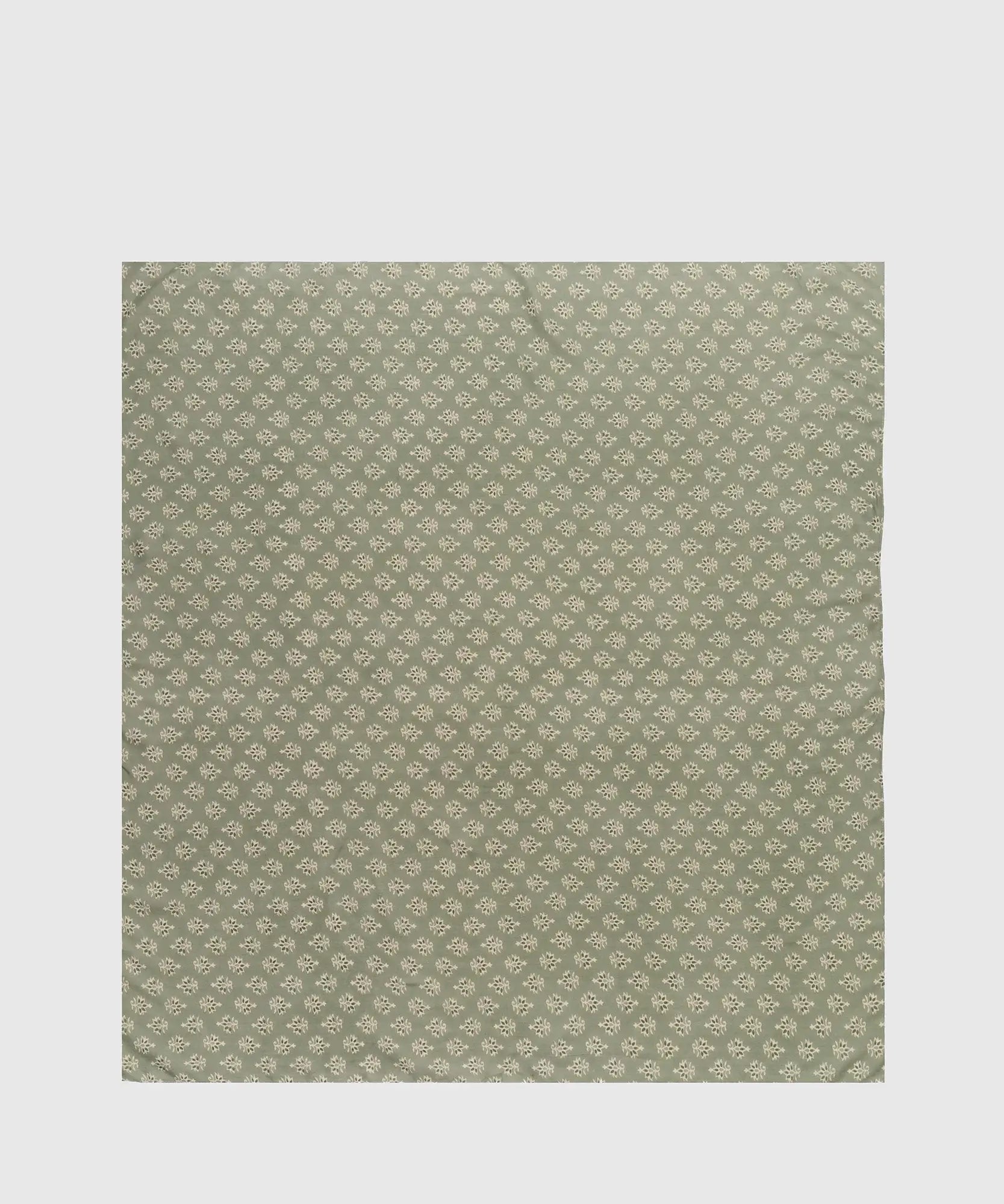 Pañuelo Cuadrado Mosaico de Lounge, diseño de mosaicos en color verde para un toque auténtico a tu outfit.