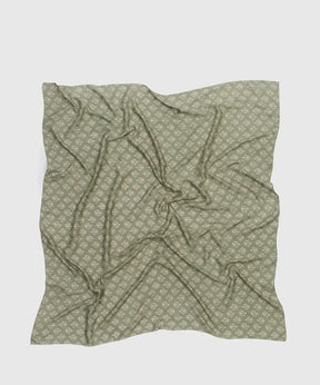 Pañuelo Cuadrado Mosaico de Lounge con diseño de mosaicos en color verde, ideal para estilizar cualquier outfit.