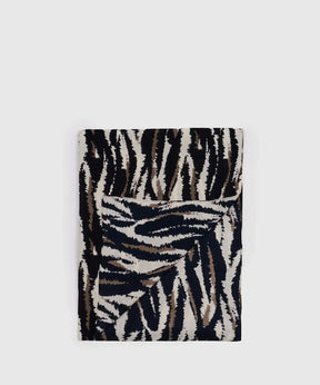 Estola Cebra de Lounge con diseño de manchas de cebra, moderna y elegante.