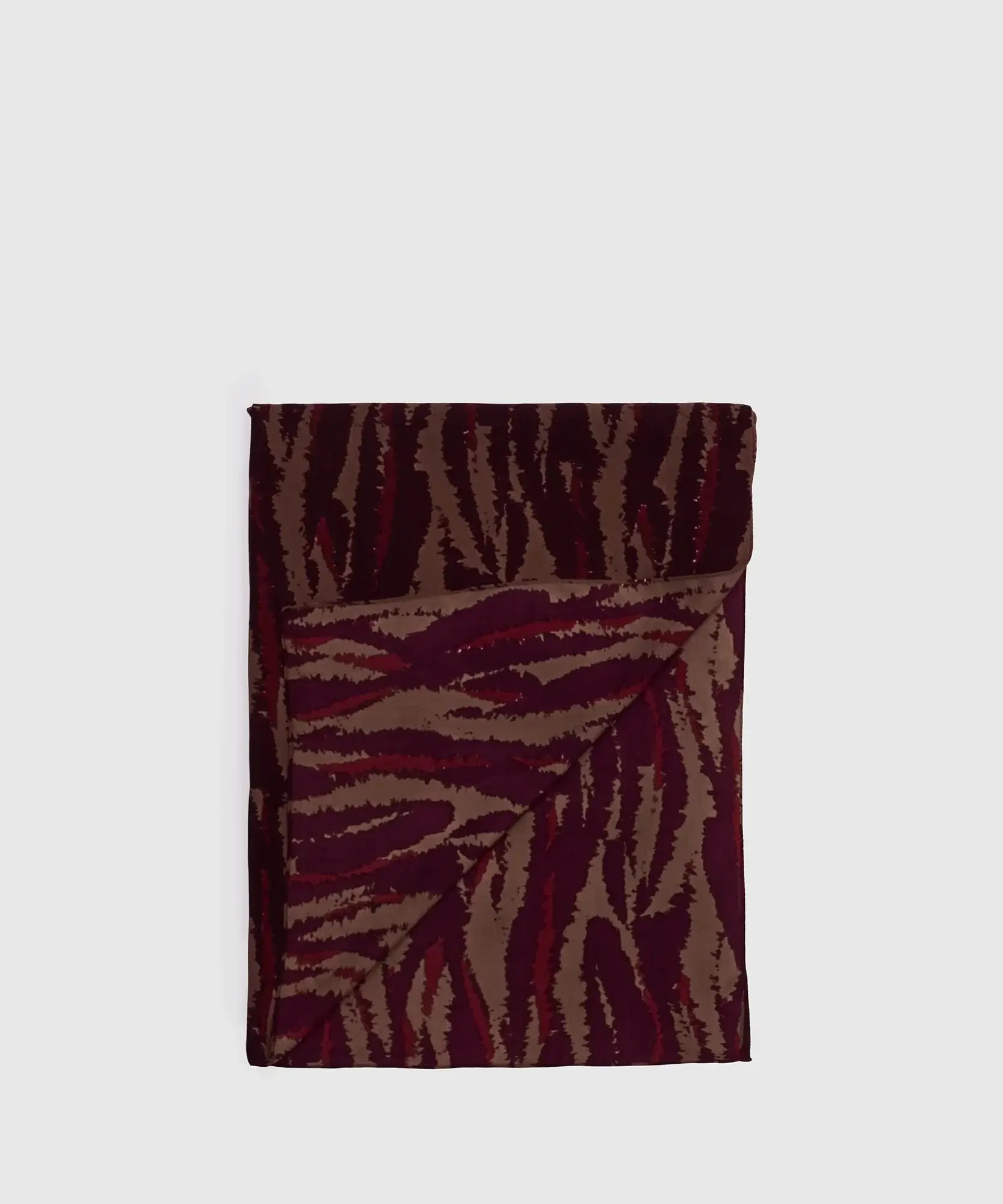 Estola Cebra Lounge en diseño de manchas de cebra, moderna y elegante, perfecta para añadir estilo.