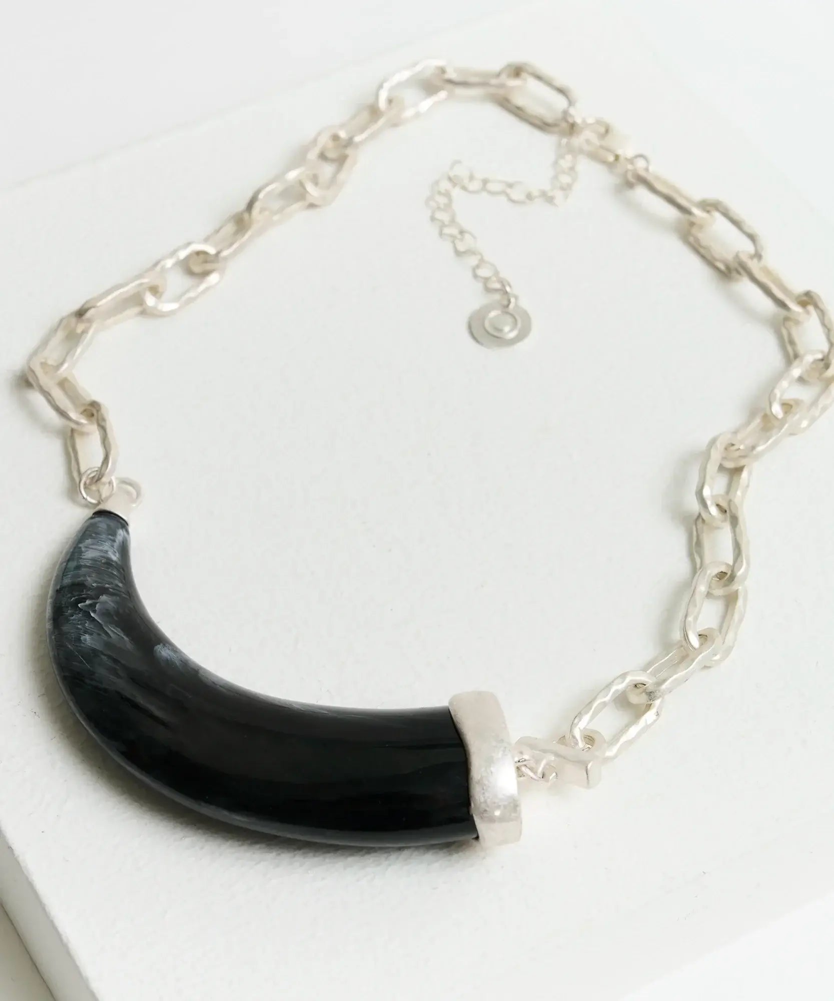 Collar Colmillo