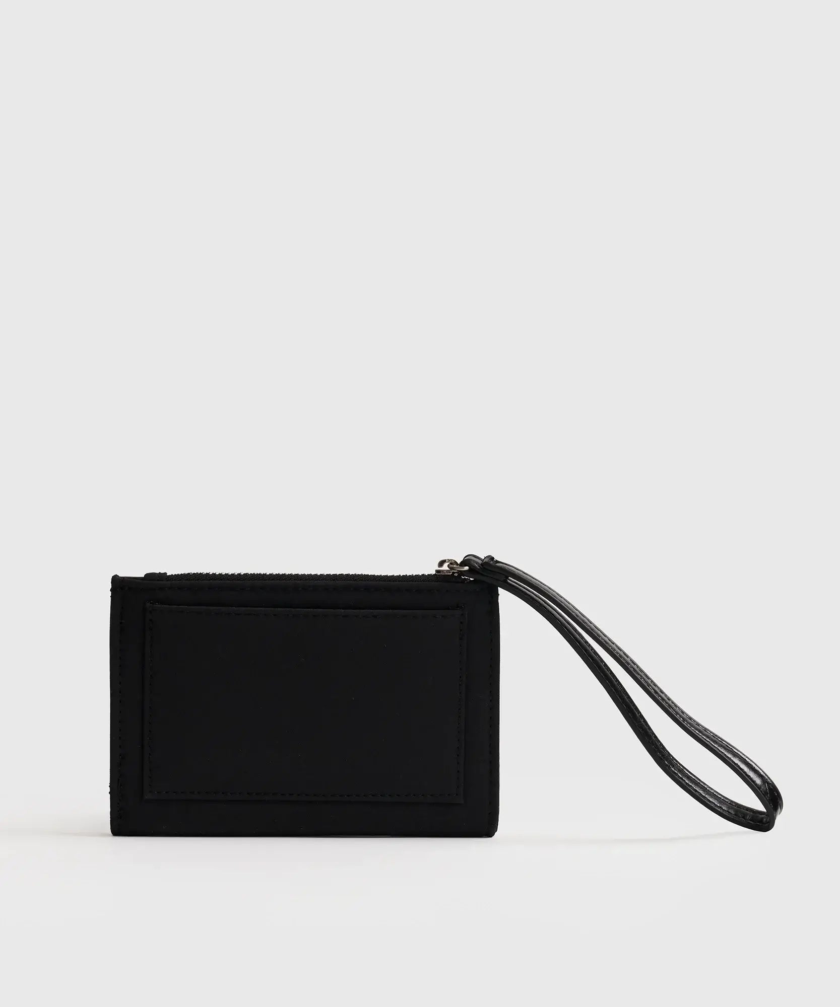 Billetera Mediana Street de Lounge, billetera de nylon negra con lanyard y compartimientos para tarjetas y monedas.