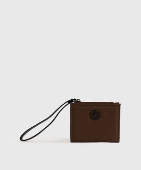 Billetera Pequeña Street de Lounge, nylon marrón con lanyard, 6 compartimientos para tarjetas y monedas.