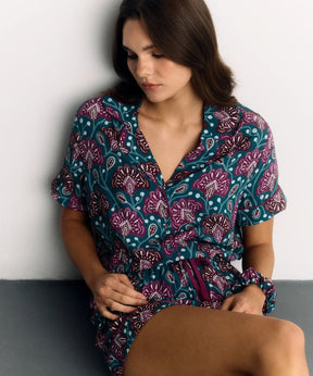 Set Pijama Flores de Lounge, camisero de flores con short elástico y colet a juego, estilizado y cómodo.