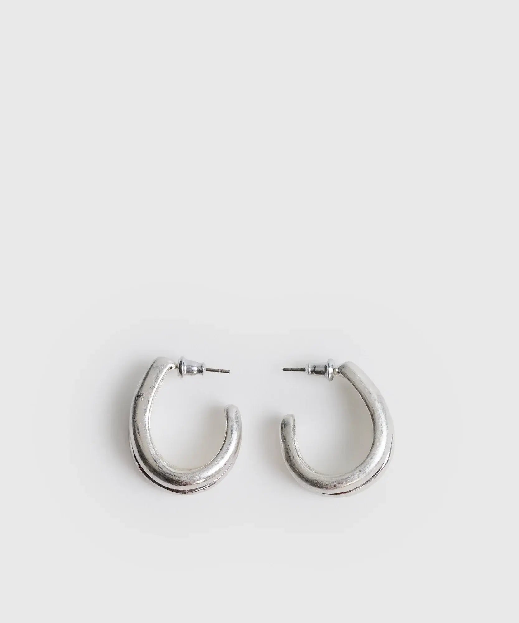 Aros Argollas Dobles de Lounge con efecto machacado, elegantes y modernos.