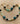 Collar Piedras Irregulares Street de Lounge con piedras de resina irregulares, en fondo claro