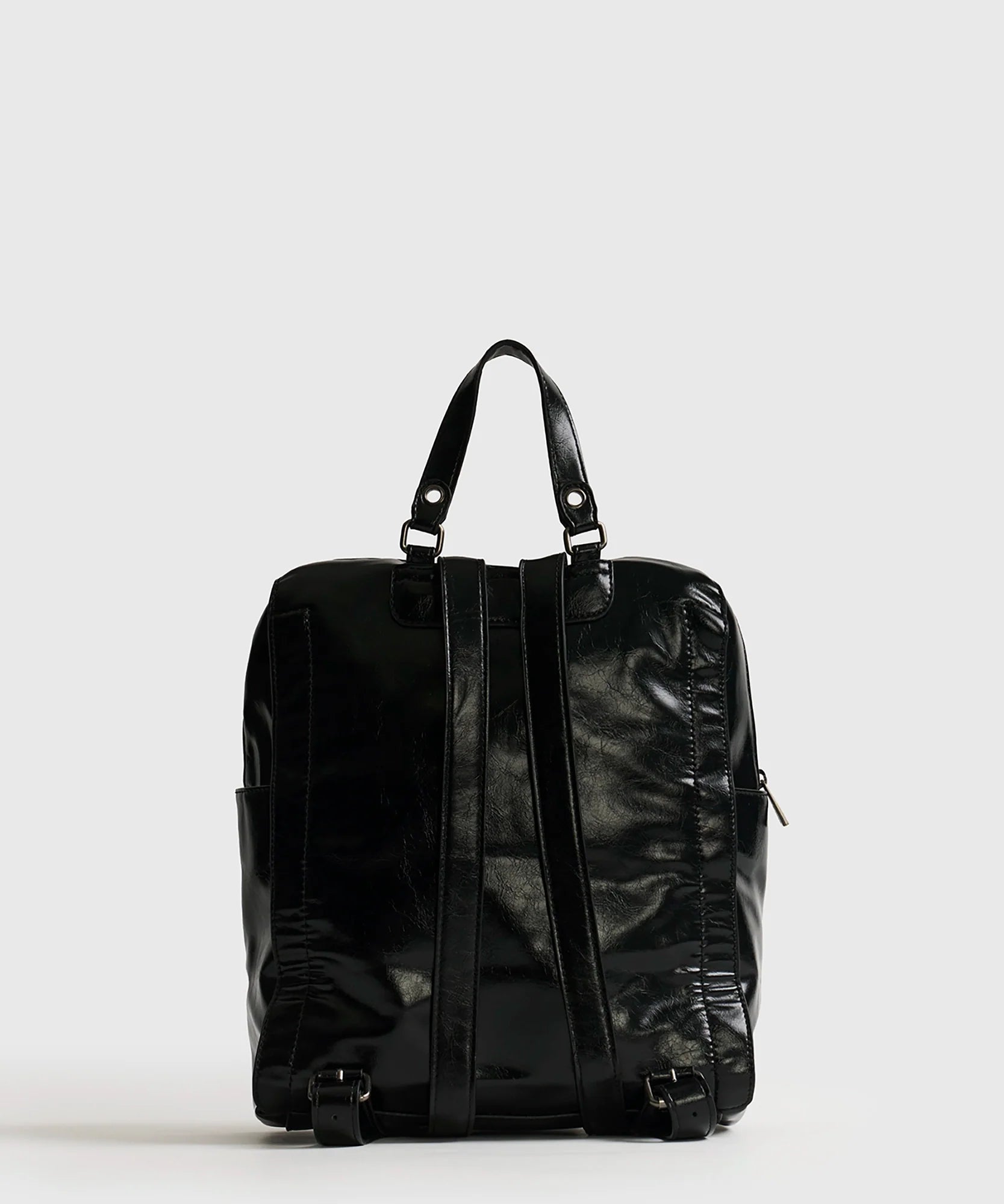 Mochila Charol Eyelets