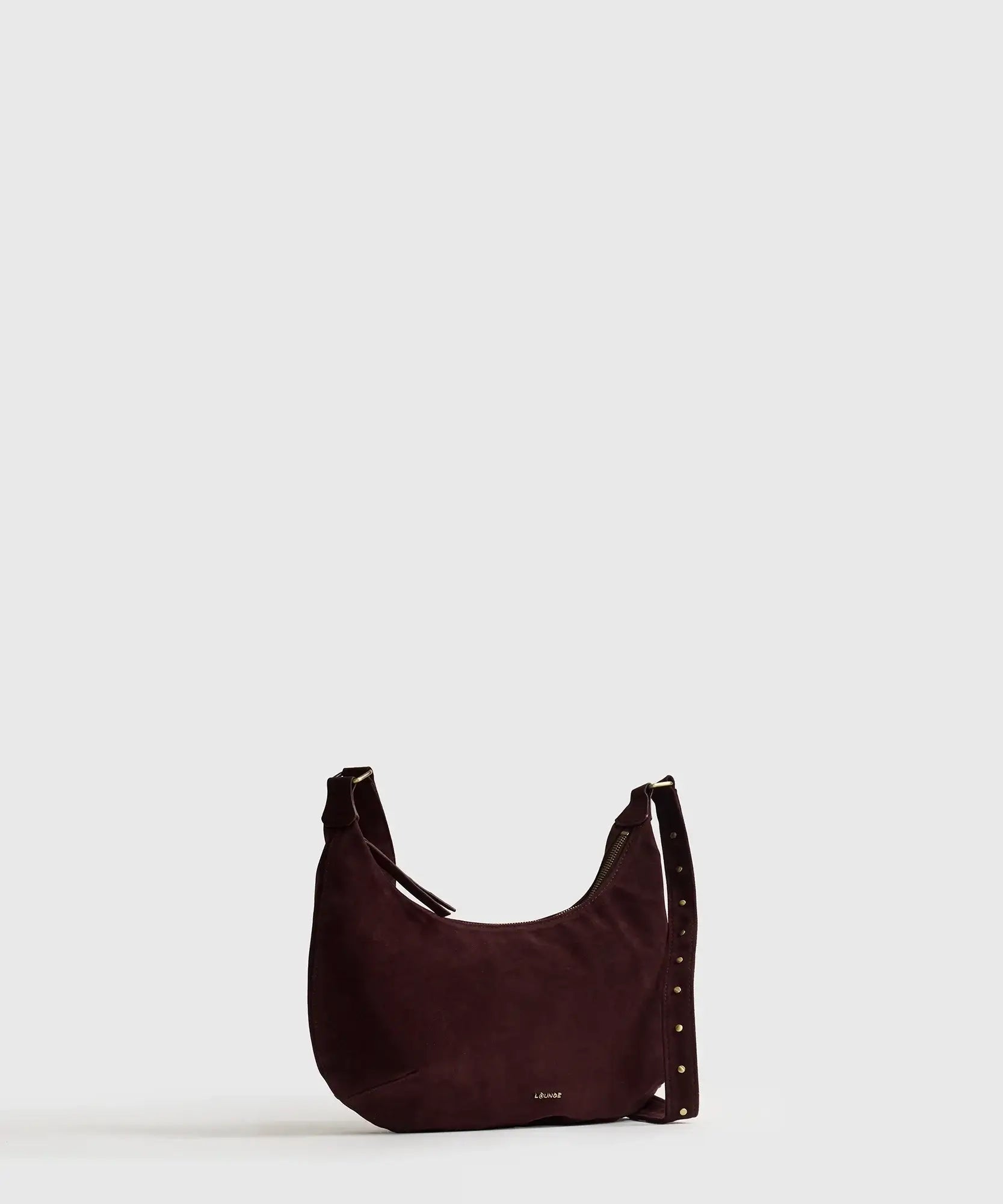 Cartera Bandolera Fake Suede Boheme en color burdeos de Lounge con diseño bohemio y strap con tachas.