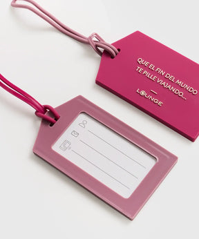 Set Etiquetas Para Maleta Travel Tag de Lounge, etiquetas de identificación para maletas en color rosa.