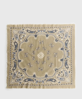 Bandana Paisley Soft de Lounge en color beige con diseño paisley, 66 x 66 cm, para complementar cualquier outfit.
