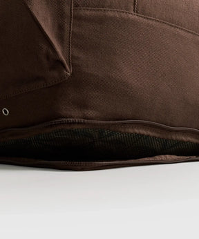 Bolso Playero Antiarena de Lounge mostrando detalle de la base con malla antiarena para una mejor funcionalidad.