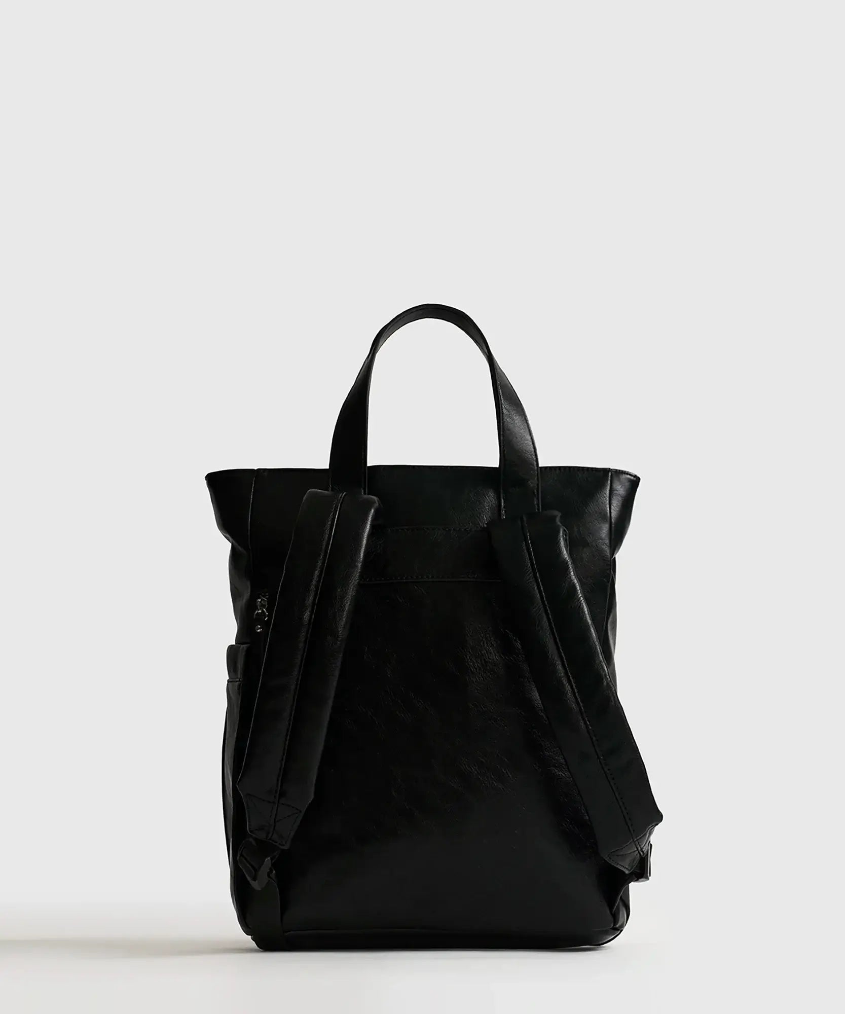 Mochila Notebook Icons Woman de Lounge, mochila negra con asas y bolsillos funcionales.