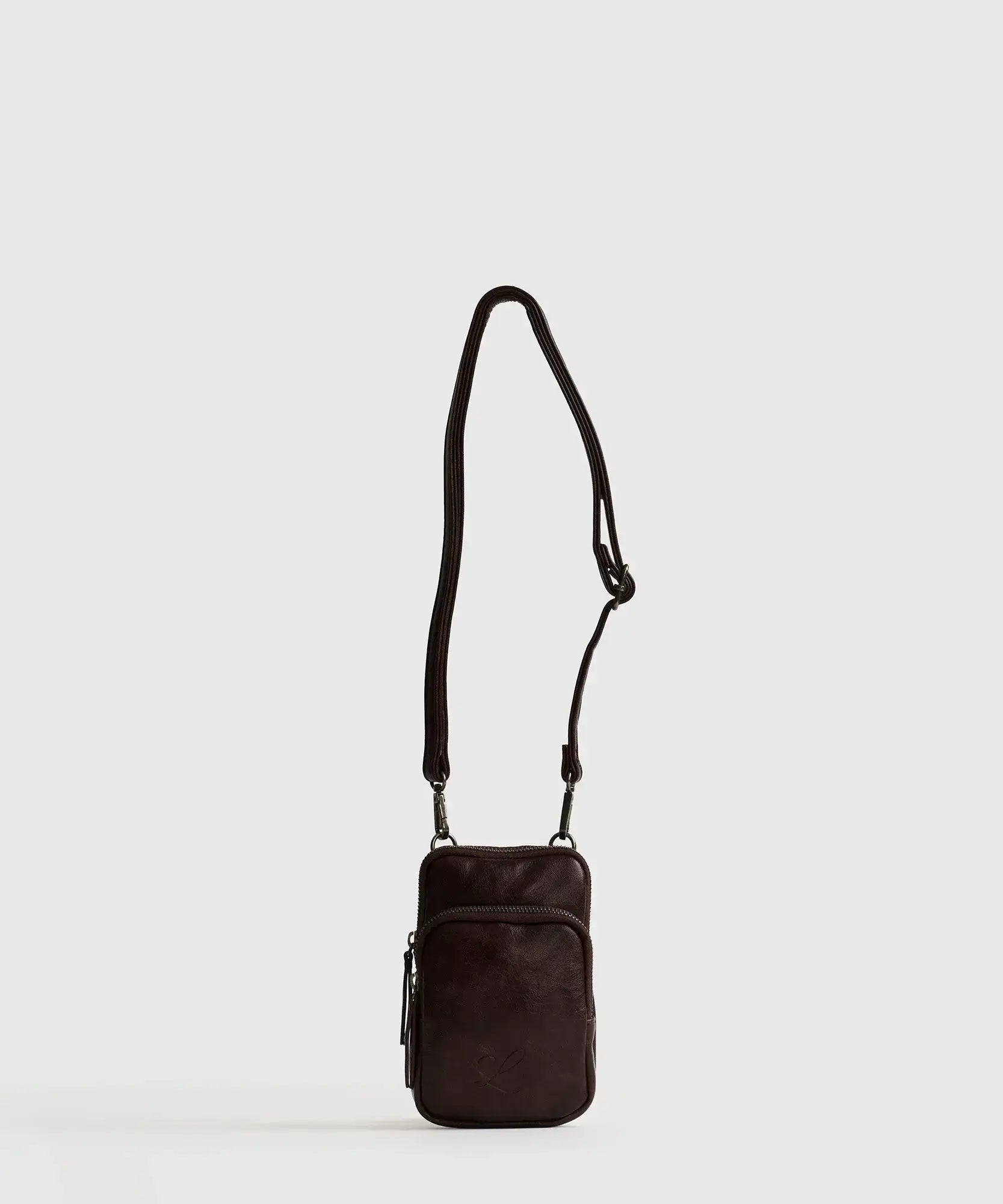 Mini Cartera Icons Woman de Lounge, burdeos, con strap ajustable y bolsillo frontal.