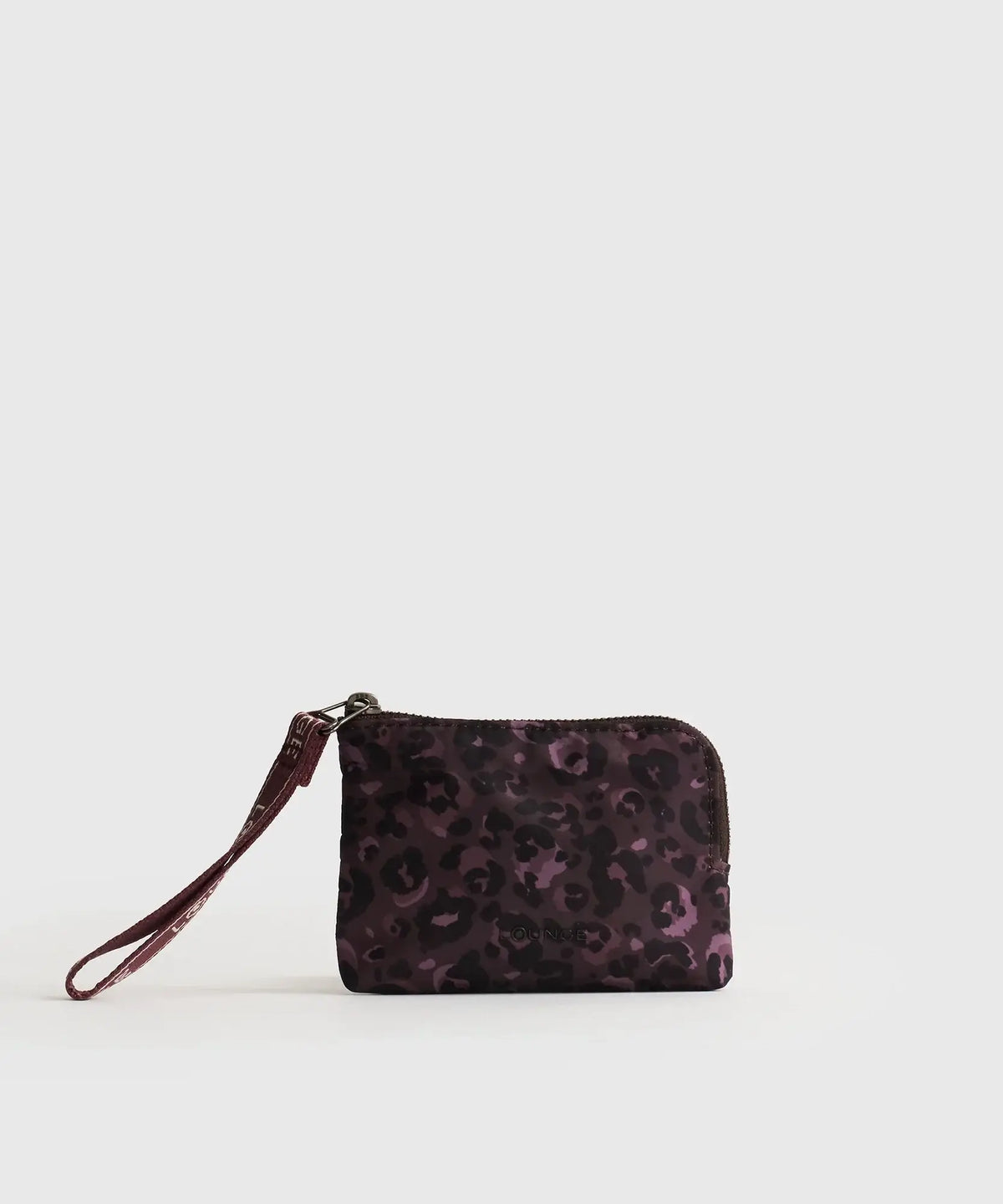 Tarjetero Strap Street burdeos de Lounge con strap y espacio para dos tarjetas en diseño de leopardo.