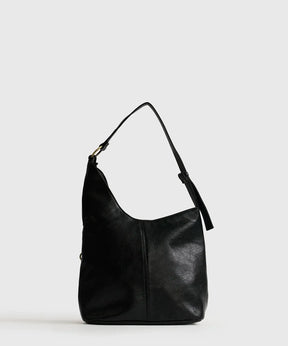 Cartera De Hombro Asimétrica de Lounge, bolso negro con asa ajustable y diseño moderno.