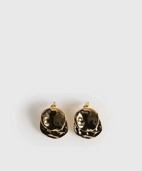 Aros Machacados Irregular Boho dorados de forma irregular de la marca Lounge.
