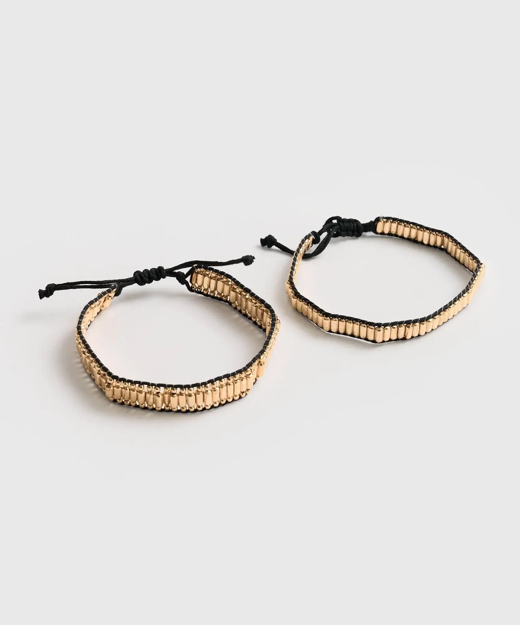 Set Pulseras Boho Mostacillas Ajustable de Lounge, dos pulseras ajustables con mostacillas en color natural.